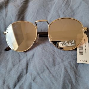 NWT Simons Silver Aviator Sunglasses